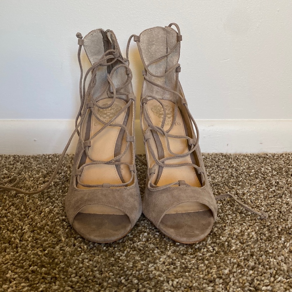 Vince Camuto suede open toe lace up heels size 8.5